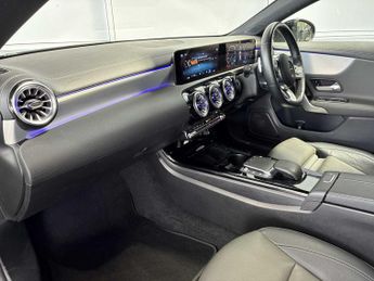 MERCEDES-BENZ CLA Cla 220D Amg Line Premium + Night Ed 5Dr Tip Auto