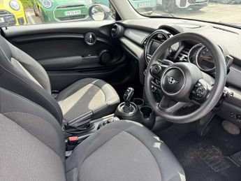 MINI HATCHBACK 1.5 Cooper Classic Ii 3Dr Auto