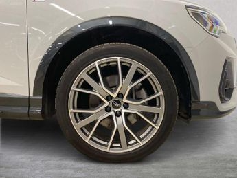 AUDI Q3 2.0 Tfsi 40 Black Edition Sportback 5Dr Petrol S Tronic Quattro 