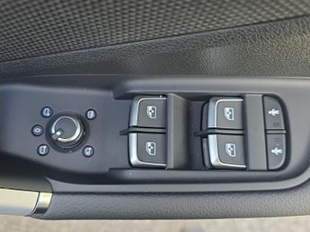 AUDI Q2 35 Tfsi S Line 5Dr S Tronic