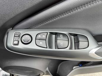 NISSAN JUKE 1.0 Dig-T N-Connecta 5Dr Dct