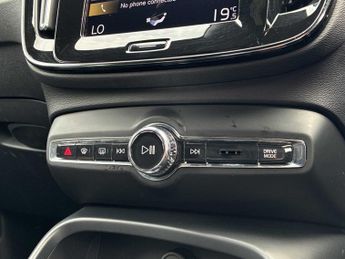 VOLVO XC40 1.5 T3 [163] R Design 5Dr Geartronic