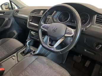 VOLKSWAGEN TIGUAN 1.5 Tsi Life Suv 5Dr Petrol Dsg Euro 6 (S/S) (150 Ps)