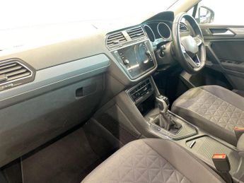 VOLKSWAGEN TIGUAN 1.5 Tsi Life Suv 5Dr Petrol Dsg Euro 6 (S/S) (150 Ps)