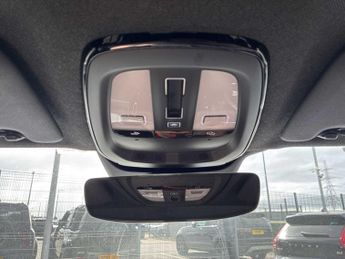 VOLVO XC40 2.0 B4P Ultimate Dark 5Dr Auto