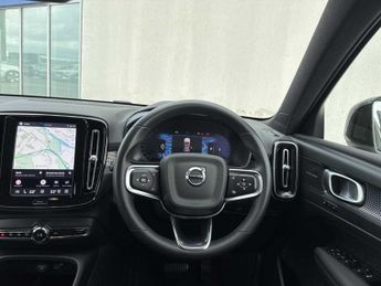 VOLVO XC40 2.0 B4P Ultimate Dark 5Dr Auto