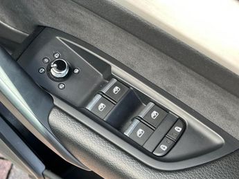 AUDI Q5 2.0 Tdi 40 S Line Suv 5Dr Diesel S Tronic Quattro Euro 6 (S/S) (