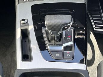 AUDI Q5 2.0 Tdi 40 S Line Suv 5Dr Diesel S Tronic Quattro Euro 6 (S/S) (