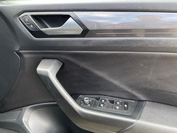 VOLKSWAGEN T-ROC 2.0 Tdi Evo R-Line Suv 5Dr Diesel Dsg Euro 6 (S/S) (150 Ps)