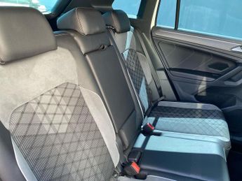 VOLKSWAGEN TIGUAN 2.0 Tdi R-Line Suv 5Dr Diesel Dsg Euro 6 (S/S) (150 Ps)
