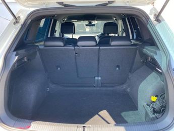 VOLKSWAGEN TIGUAN 2.0 Tdi R-Line Suv 5Dr Diesel Dsg Euro 6 (S/S) (150 Ps)
