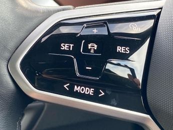 VOLKSWAGEN ID.4 Pro Performance 77Kwh Family Suv 5Dr Electric Auto (204 Ps)