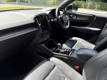 VOLVO XC40 2.0 B4P R Design Pro 5Dr Auto