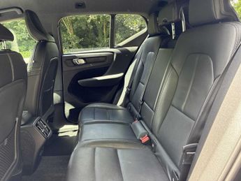 VOLVO XC40 2.0 B4P R Design Pro 5Dr Auto