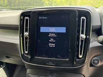 VOLVO XC40 2.0 B4P R Design Pro 5Dr Auto
