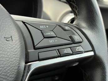NISSAN JUKE 1.6 Hybrid N-Connecta 5Dr Auto