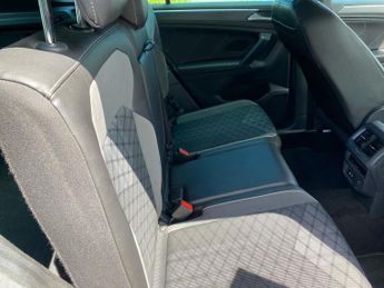 VOLKSWAGEN TIGUAN 1.5 Tsi R-Line Suv 5Dr Petrol Dsg Euro 6 (S/S) (150 Ps)