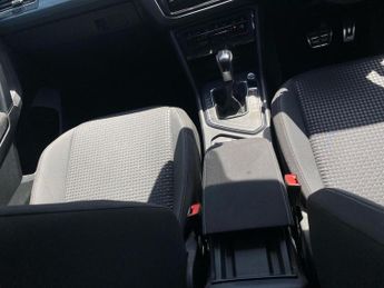 VOLKSWAGEN TIGUAN 2.0 Tdi Active Suv 5Dr Diesel Dsg Euro 6 (S/S) (150 Ps)