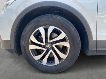 VOLKSWAGEN TIGUAN 2.0 Tdi Active Suv 5Dr Diesel Dsg Euro 6 (S/S) (150 Ps)
