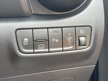 HYUNDAI KONA 1.6 H-Gdi Premium Suv 5Dr Petrol Hybrid Dct Euro 6 (S/S) (141 Ps