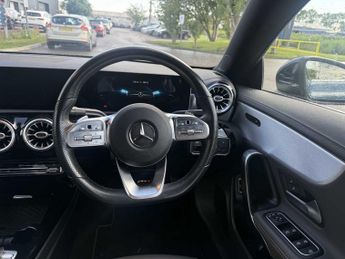 MERCEDES-BENZ CLA Cla 180 Amg Line Premium 4Dr Tip Auto