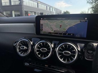 MERCEDES-BENZ CLA Cla 180 Amg Line Premium 4Dr Tip Auto