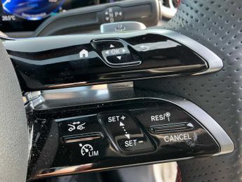 MERCEDES-BENZ EQB Eqb 250+ 140Kw Urban Edition 70.5Kwh 5Dr Auto