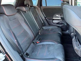 MERCEDES-BENZ GLA Gla 200 Amg Line Executive 5Dr Auto