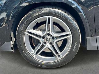 MERCEDES-BENZ GLA Gla 200 Amg Line Executive 5Dr Auto