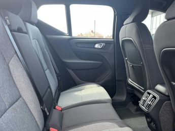 VOLVO XC40 2.0 B4P Plus Dark 5Dr Auto
