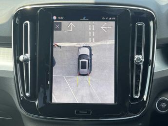 VOLVO XC40 2.0 B4P Plus Dark 5Dr Auto