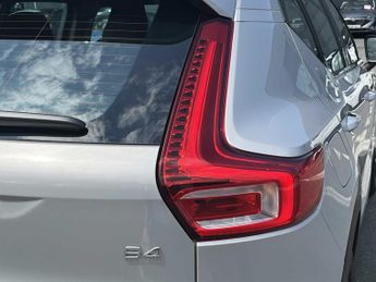 VOLVO XC40 2.0 B4P Plus Dark 5Dr Auto