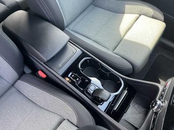 VOLVO XC40 2.0 B4P Plus Dark 5Dr Auto