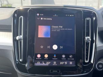 VOLVO XC40 2.0 B4P Plus Dark 5Dr Auto