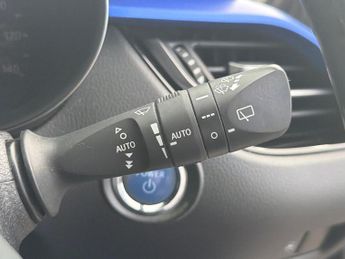 TOYOTA C-HR 1.8 Vvt-H Dynamic Suv 5Dr Petrol Hybrid Cvt Euro 6 (S/S) (122 Ps
