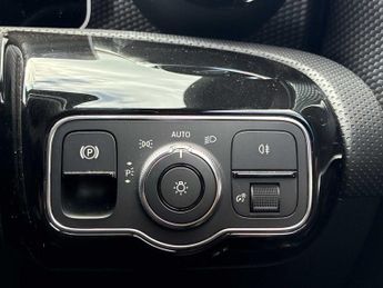 MERCEDES-BENZ A CLASS A180 Sport Executive 5Dr Auto