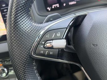 SKODA KAROQ 1.5 Tsi Sportline 5Dr Dsg