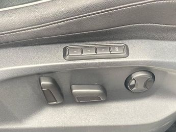 VOLKSWAGEN TIGUAN 2.0 Tdi 150 R-Line Tech 5Dr Dsg