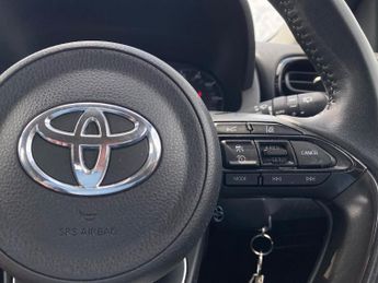 TOYOTA YARIS 1.5 Vvt-H Icon Hatchback 5Dr Petrol Hybrid E-Cvt Euro 6 (S/S) (1
