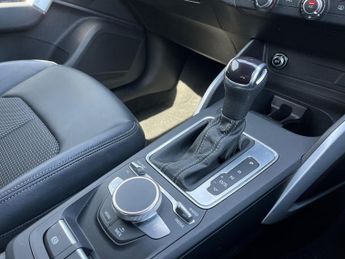 AUDI Q2 1.5 Tfsi Cod 35 S Line Suv 5Dr Petrol S Tronic Euro 6 (S/S) (150