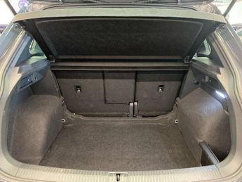 VOLKSWAGEN TIGUAN 1.5 Tsi R-Line Suv 5Dr Petrol Dsg Euro 6 (S/S) (150 Ps)