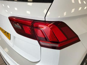 VOLKSWAGEN TIGUAN 1.5 Tsi R-Line Edition Suv 5Dr Petrol Dsg Euro 6 (S/S) (150 Ps)