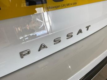 VOLKSWAGEN PASSAT 1.5 Etsi Mhev Elegance Estate 5Dr Petrol Hybrid Dsg Euro 6 (S/S)