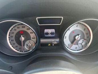MERCEDES-BENZ GLA 2.1 Gla220D Amg Line (Premium) Suv 5Dr Diesel 7G-Dct 4Matic Euro