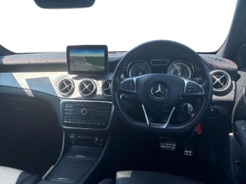 MERCEDES-BENZ GLA 2.1 Gla220D Amg Line (Premium) Suv 5Dr Diesel 7G-Dct 4Matic Euro