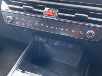 KIA NIRO 150Kw 2 Nav 65Kwh 5Dr Auto