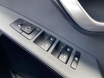 KIA NIRO 150Kw 2 Nav 65Kwh 5Dr Auto