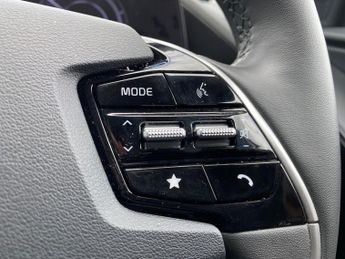 KIA NIRO 150Kw 2 Nav 65Kwh 5Dr Auto