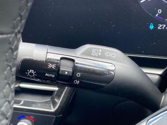KIA NIRO 150Kw 2 Nav 65Kwh 5Dr Auto