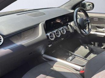 MERCEDES-BENZ GLA Gla 200 Amg Line Executive 5Dr Auto